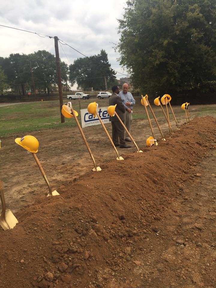 23559579_890390177785574_1407456253744437177_n